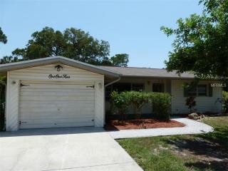 114 1st St, Nokomis, FL 34275-4246