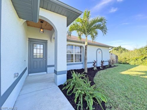 3315 40th St, Lehigh Acres, FL 33976-4646