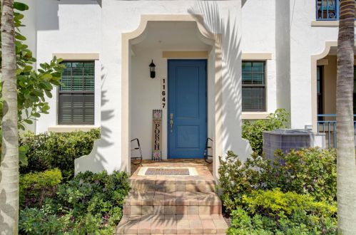 11647 13th Ct, Hollywood, FL 33025-2559