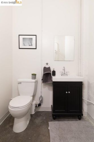 958 28th St, Oakland CA 94610-4017 exterior