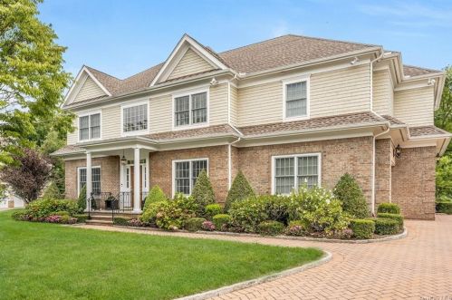 7 Cambridge Ct, New Rochelle, NY 10804-1020