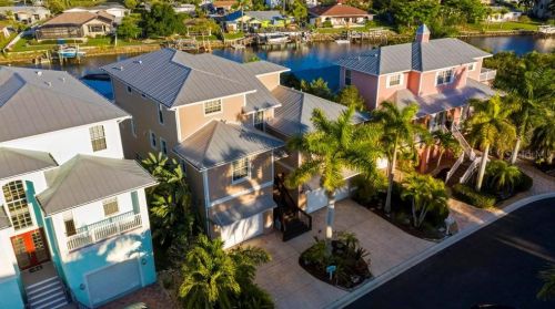 705 Shakett Creek Dr, Nokomis FL  34275-2252 exterior