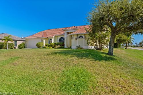 1721 30th Ter, Cape Coral, FL 33914-4072
