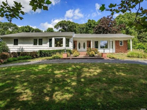 51 Round Tree Dr, Huntington Station, NY 11747-3423