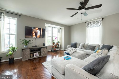 101 Tulip Ln, Gilbertsville PA  19525-8121 exterior