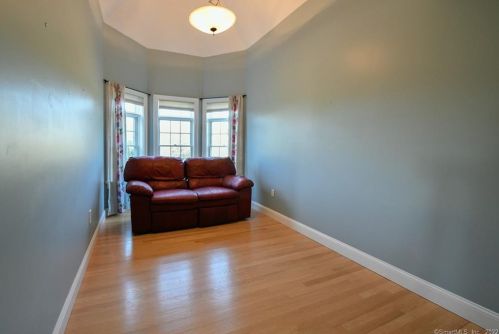 16 Marie Ln, Wallingford CT  06492-1935 exterior