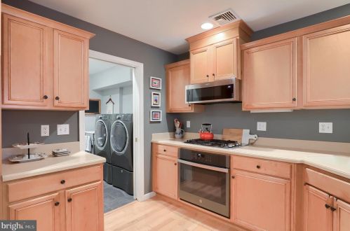 34 Red Leaf Ln, Lancaster PA 17602-7000 exterior