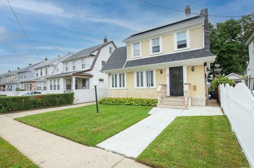 110-54 199th St, Jamaica, NY 11412-2123