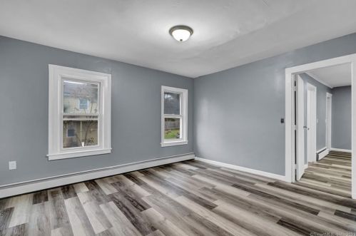 77 Chestnut St, Middletown CT  06457-3801 exterior