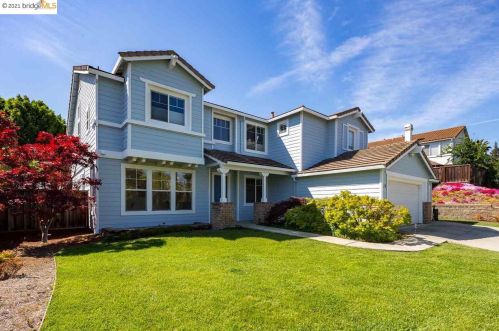 2206 Quail Bluff Ln, San Jose, CA 95121-3211