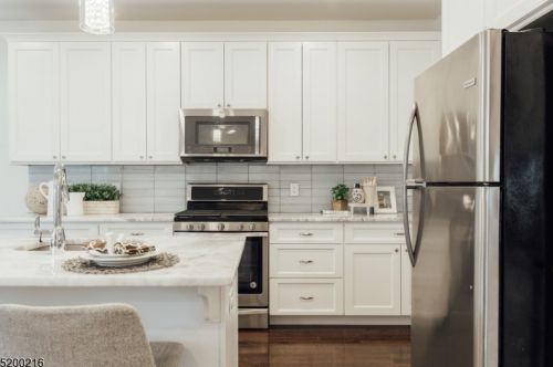 38 Walnut St, Little Falls NJ  07424-1402 exterior