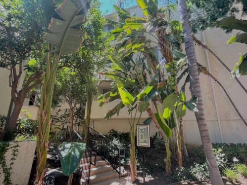 5325 Newcastle Ave, Van Nuys CA 91316-3081 exterior