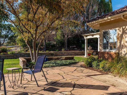 210 Foxtail Ln, Templeton CA  93465-8714 exterior