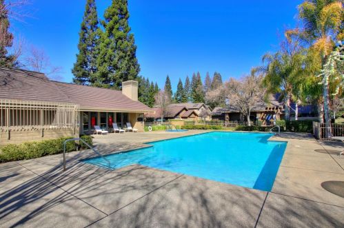 2021 Discovery Village Ln, Rancho Cordova CA  95670-3065 exterior