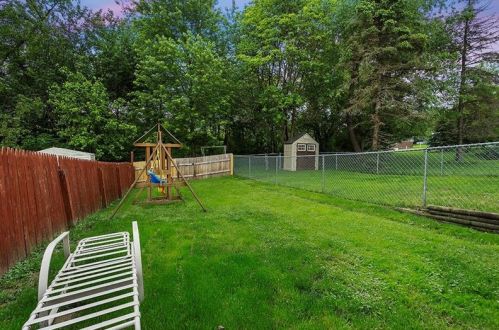 3215 Camberly Dr, Gibsonia, PA 15044-8432