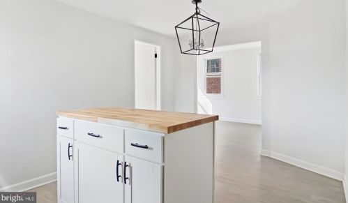 112 3rd St, Harrisburg PA  17113-2209 exterior