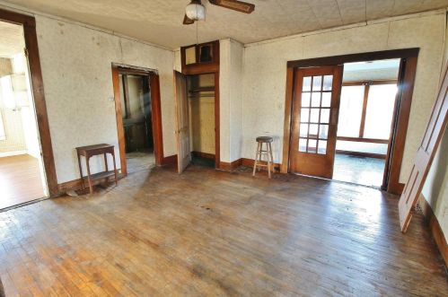 212 Main St, New Concord, OH 43762-1042