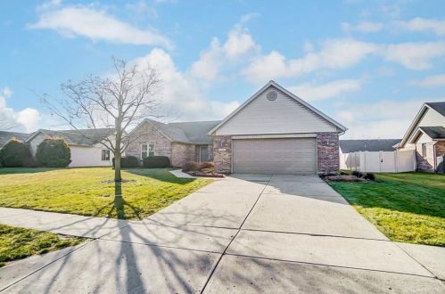 804 Plover Ln, Englewood, OH 45315-8756