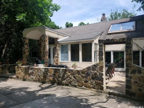 255 Candlewood Path, Huntington Station, NY 11746-8003