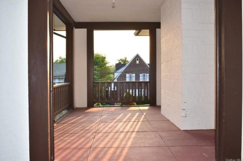12 Ridgecrest, Scarsdale NY  10583-2012 exterior
