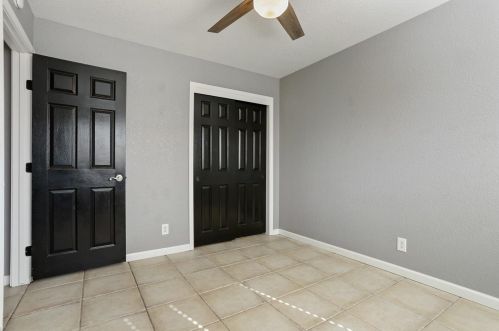 696 Tahoe St, Manteca CA  95337-6853 exterior