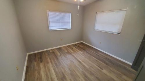 1118 Oakland Cir, Tavares FL  32778-4029 exterior