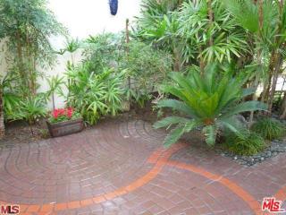 446 Greenhouse Way, Palm Springs CA  92262-6143 exterior