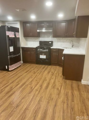 48 Willow Ave, Iselin NJ  08830-1523 exterior