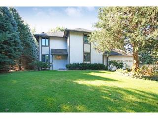 1090 Lake Oaks Dr, Saint Paul, MN 55126-1239
