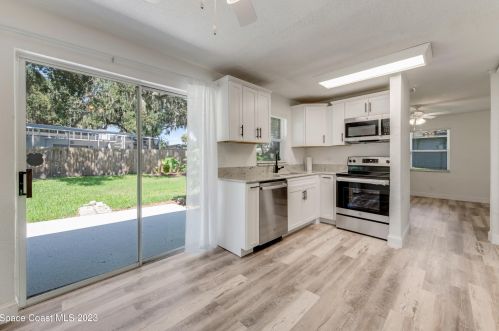 2965 Lantern Dr, Daytona Beach FL  32119-8510 exterior