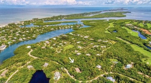 6065 Dinkins Lake Rd, Sanibel, FL 33957-2117