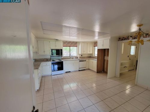 6 Valley View Ct, Danville, CA 94526-1714