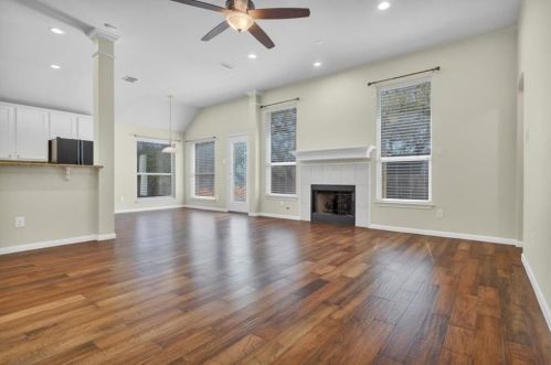 6205 Clarion Dr, Austin TX  78749-3446 exterior