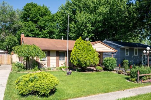 627 Lawn Dr, Marion, OH 43302-6059