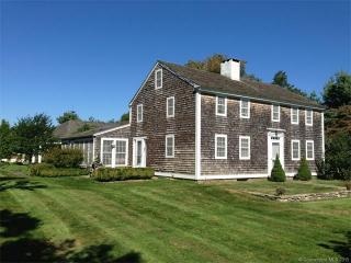 14 West Ln, Niantic, CT 06357-3716