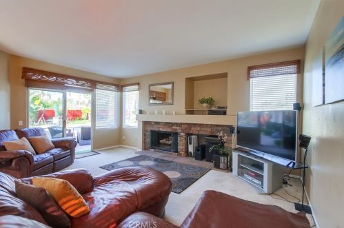 4884 Point Loma Pl, Oceanside CA  92057-3402 exterior