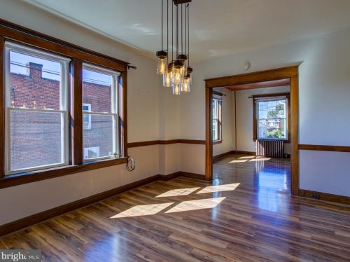 737 28th St, Harrisburg PA 17111-1127 exterior