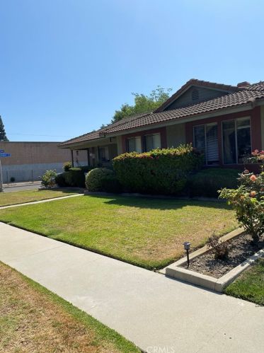 1980 Vuelta Grande Ave, Long Beach, CA 90815-3654