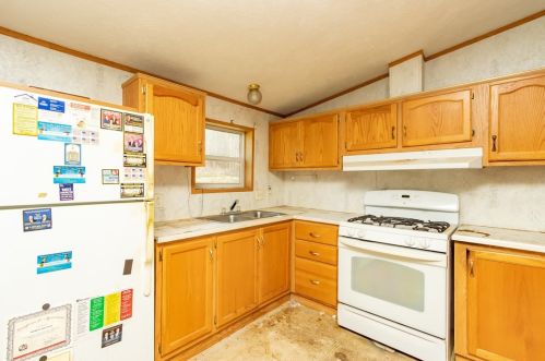 878 Methodist Rd, Greenville PA  16125-9427 exterior