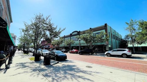 438 Palm Dr, Sanford FL  32771-9502 exterior