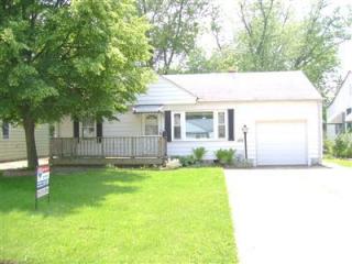 876 332nd St, Willoughby, OH 44095-2812