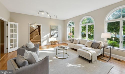 444 Great Falls St, Falls Church VA  22046-2608 exterior