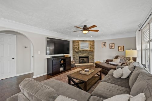 705 Kingswood Ln, Mc Donald PA  15057-2666 exterior