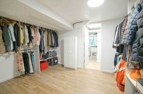 25 Ascot Rdg, Great Neck NY  11021-2900 exterior