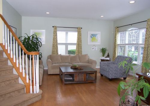 4 Sunflower Ridge Rd, South Setauket, NY 11720-3700
