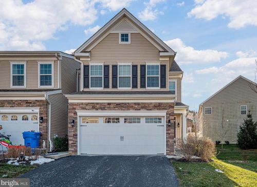 3584 Muirwood Dr, Newtown Square, PA 19073