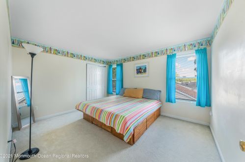 11 Vanard Dr, Bricktown NJ  08723-7426 exterior