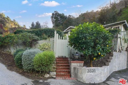 3531 Coldwater Canyon Ave, North Hollywood CA  91604-4060 exterior