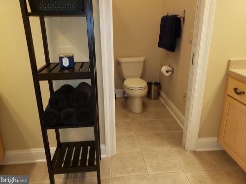 4260 Wyndemere Cir, Schnecksville PA  18078-3527 exterior