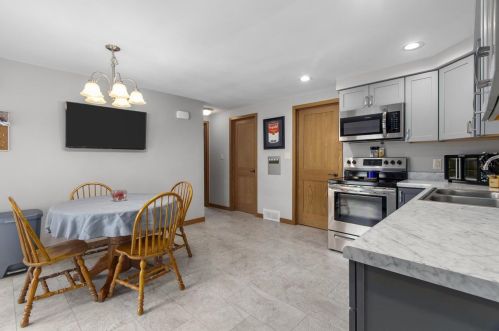 225 Chestnut St, Fond Du Lac WI  54935-3205 exterior